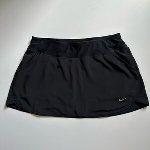 Nike Women's Black Athletic Shorts size M